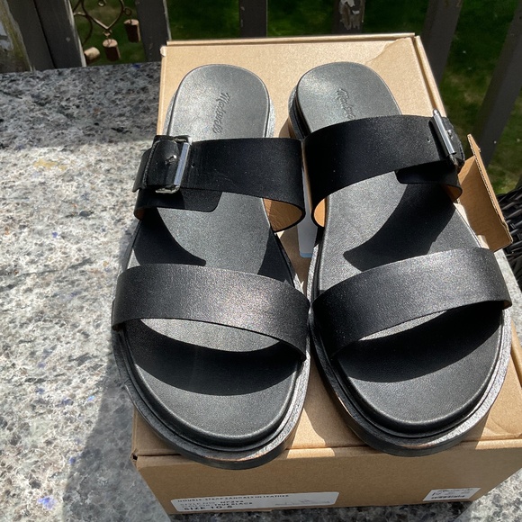 Women's Sandal - Picture 1 of 4